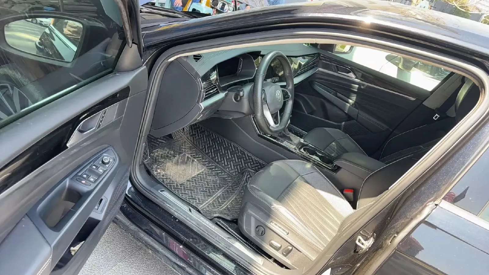 2023 Volkswagen Passat 2.0T 186HP L4 7DCT,autocango,china used car exporter,china ev exporter,chinese used car exporter,chinese used ev exporter