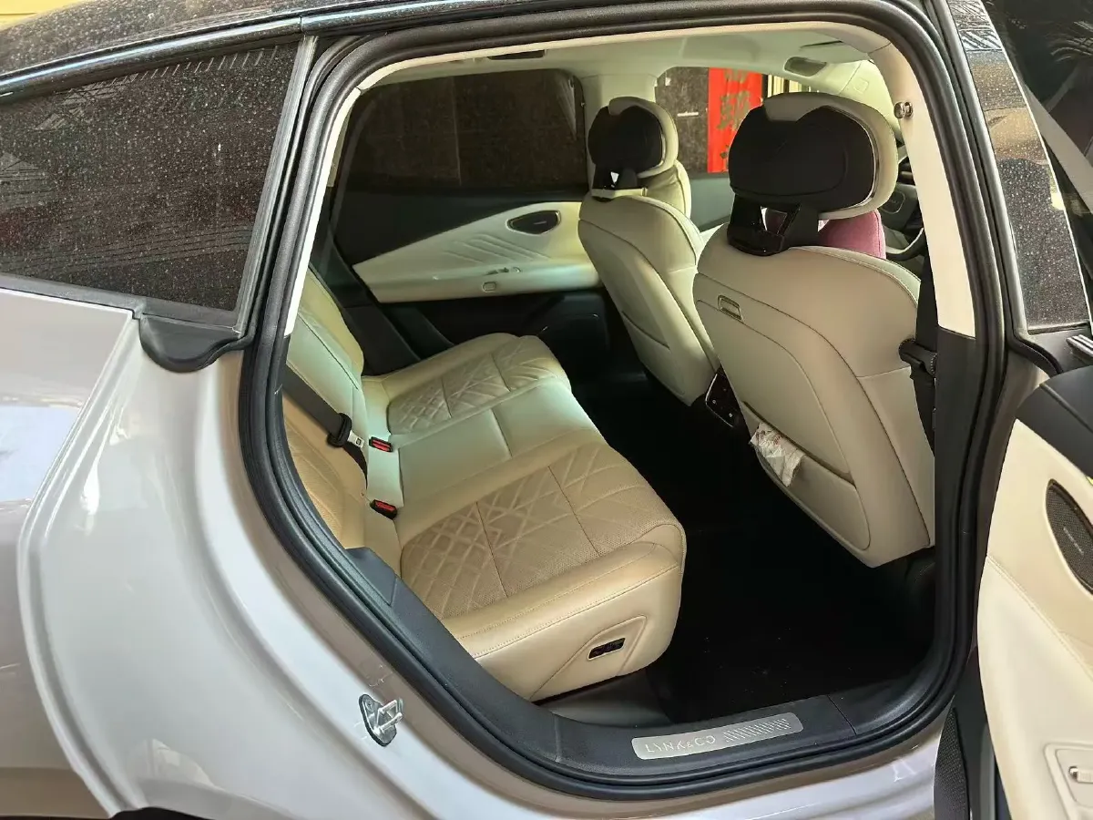 2025 LYNK&CO 10 EM-P 1.5T 163HP L4 3DHT PHEV,autocango,china used car exporter,china ev exporter,chinese used car exporter,chinese used ev exporter