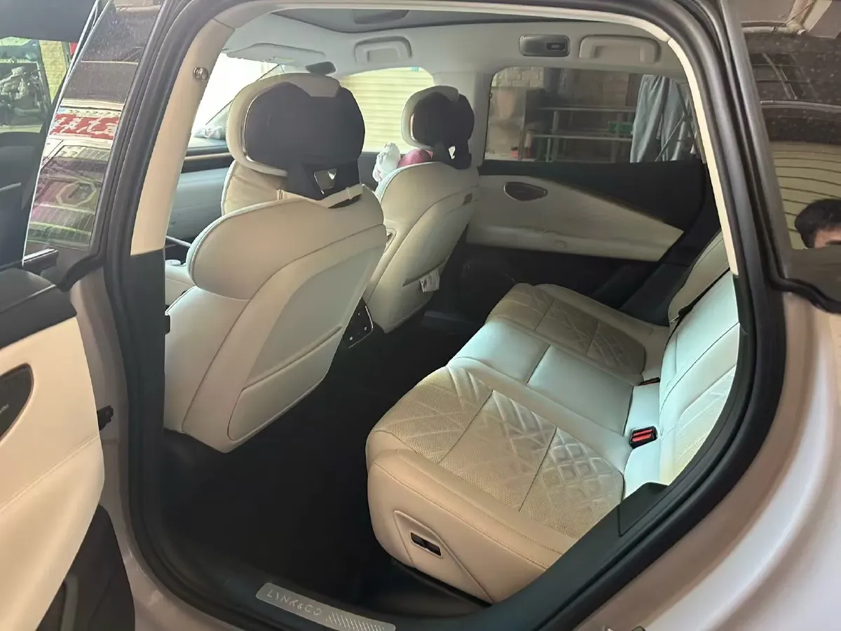 2025 LYNK&CO 10 EM-P 1.5T 163HP L4 3DHT PHEV,autocango,china used car exporter,china ev exporter,chinese used car exporter,chinese used ev exporter