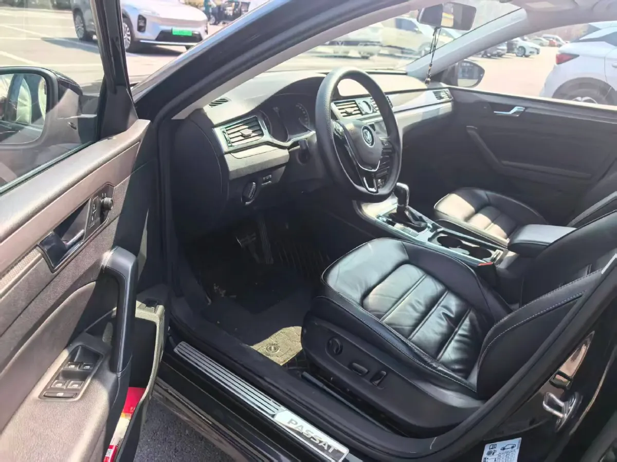 2017 Volkswagen Passat 1.8T 180HP L4 7DCT,autocango,china used car exporter,china ev exporter,chinese used car exporter,chinese used ev exporter