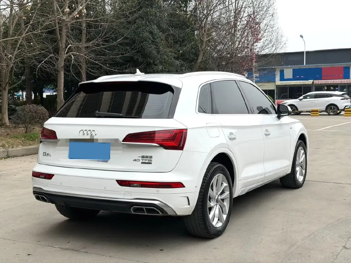 2022 Audi Q5L 2.0T 190HP L4 7DCT,autocango,china used car exporter,china ev exporter,chinese used car exporter,chinese used ev exporter