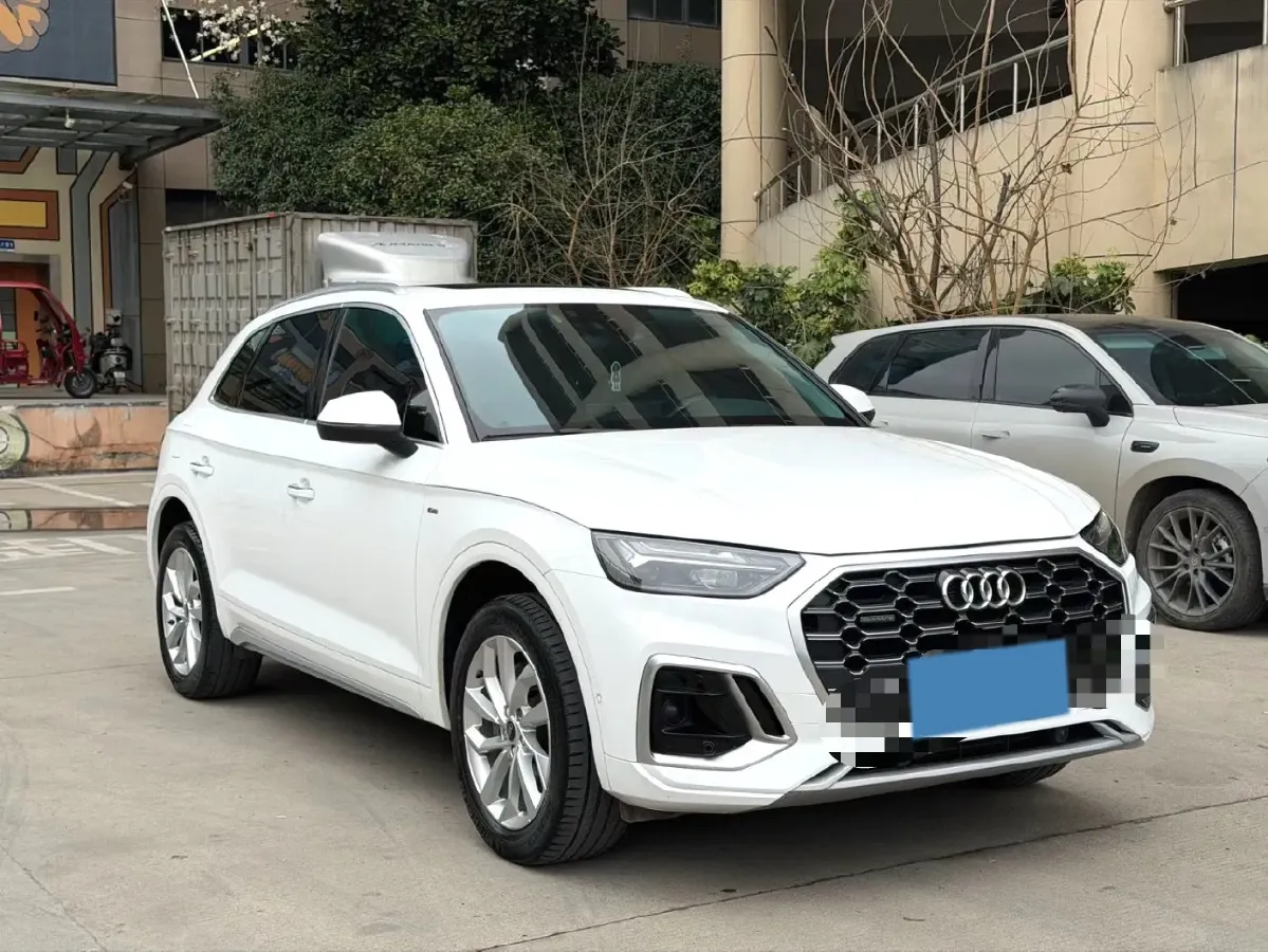 2022 Audi Q5L 2.0T 190HP L4 7DCT,autocango,china used car exporter,china ev exporter,chinese used car exporter,chinese used ev exporter
