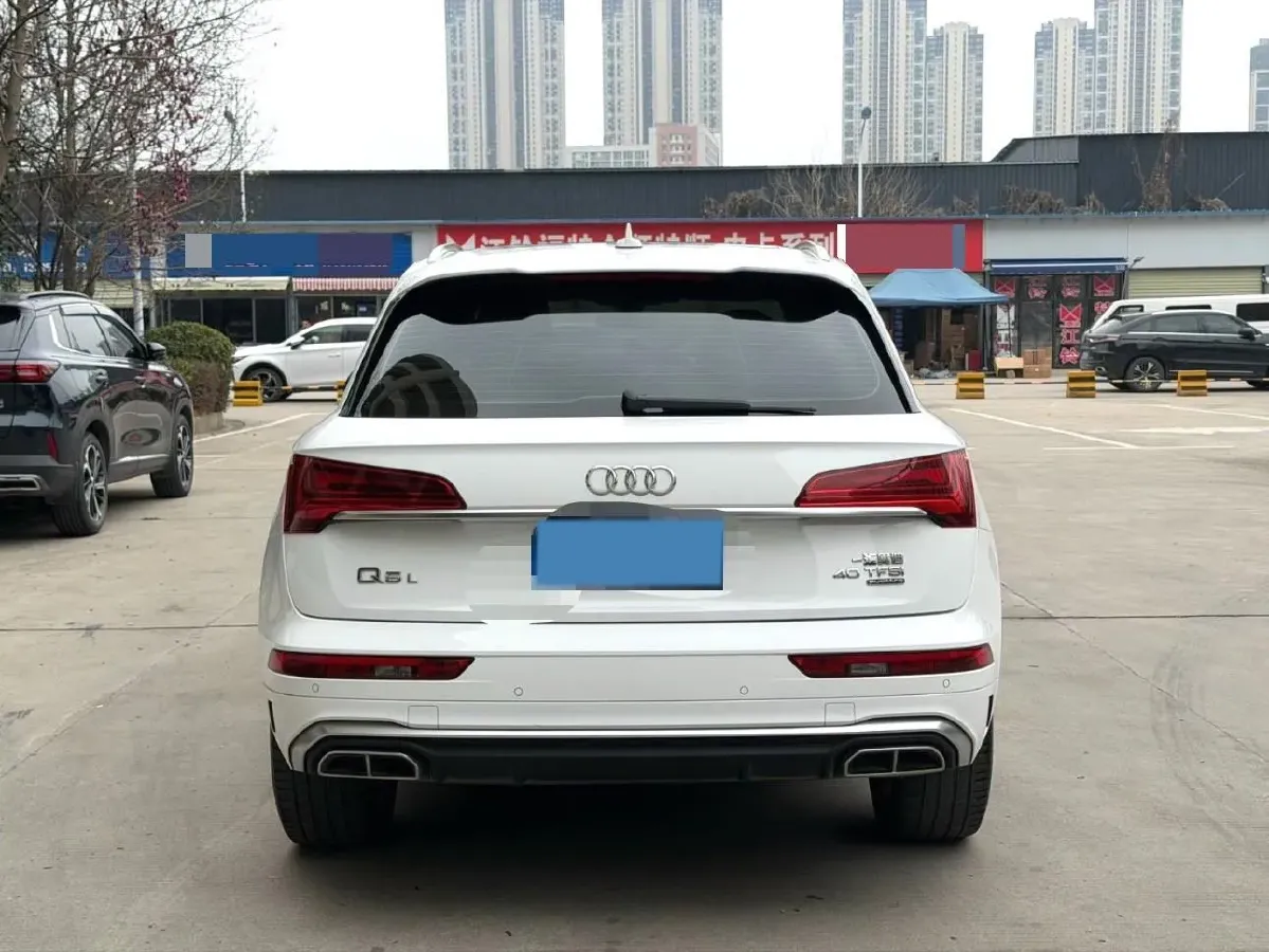 2022 Audi Q5L 2.0T 190HP L4 7DCT,autocango,china used car exporter,china ev exporter,chinese used car exporter,chinese used ev exporter