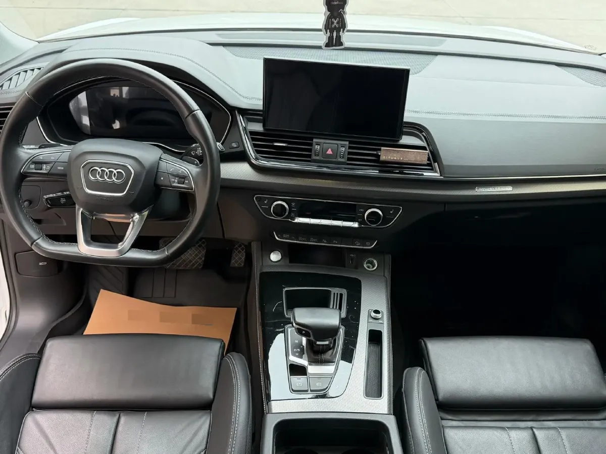 2022 Audi Q5L 2.0T 190HP L4 7DCT,autocango,china used car exporter,china ev exporter,chinese used car exporter,chinese used ev exporter