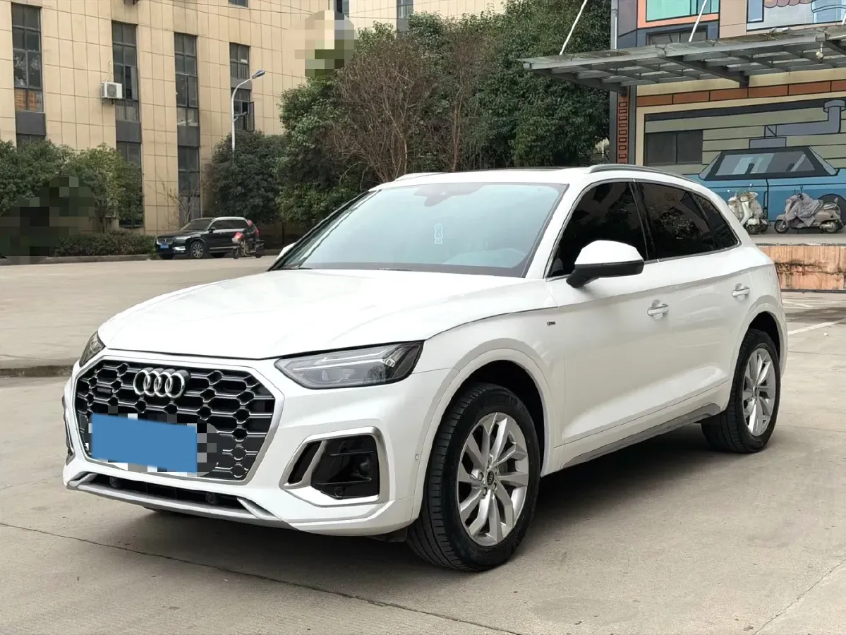 2022 Audi Q5L 2.0T 190HP L4 7DCT,autocango,china used car exporter,china ev exporter,chinese used car exporter,chinese used ev exporter