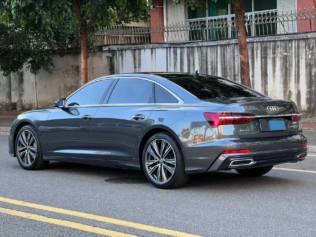 2020 Audi A6L 2.0T 224HP L4 7DCT,autocango,china used car exporter,china ev exporter,chinese used car exporter,chinese used ev exporter