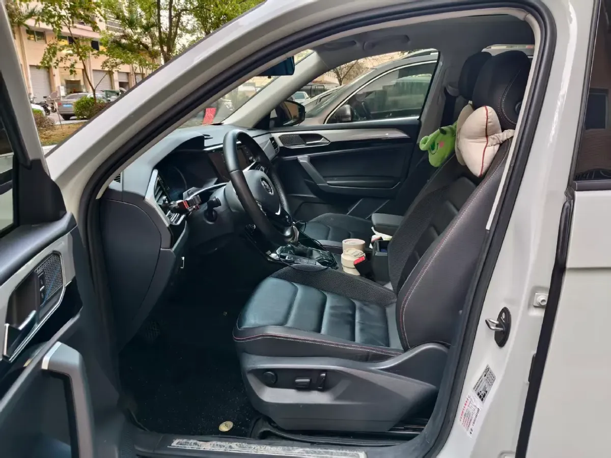 2019 Jeep Cherokee 2.0T 234HP L4 9AT,autocango,china used car exporter,china ev exporter,chinese used car exporter,chinese used ev exporter