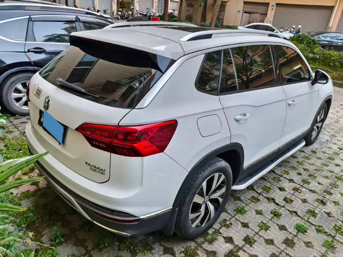 2019 Jeep Cherokee 2.0T 234HP L4 9AT,autocango,china used car exporter,china ev exporter,chinese used car exporter,chinese used ev exporter