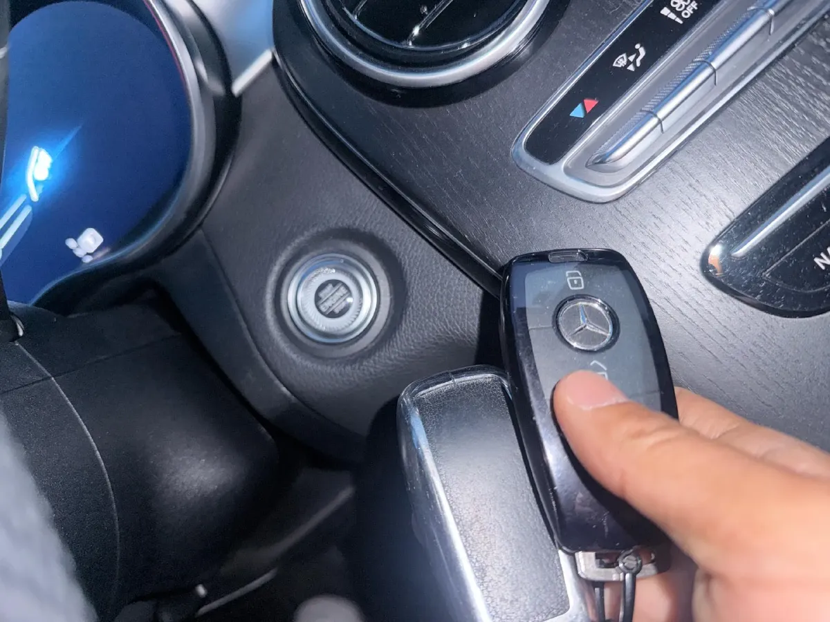 2021 Mercedes-Benz C Class 1.5T 156HP L4 9AT,autocango,china used car exporter,china ev exporter,chinese used car exporter,chinese used ev exporter