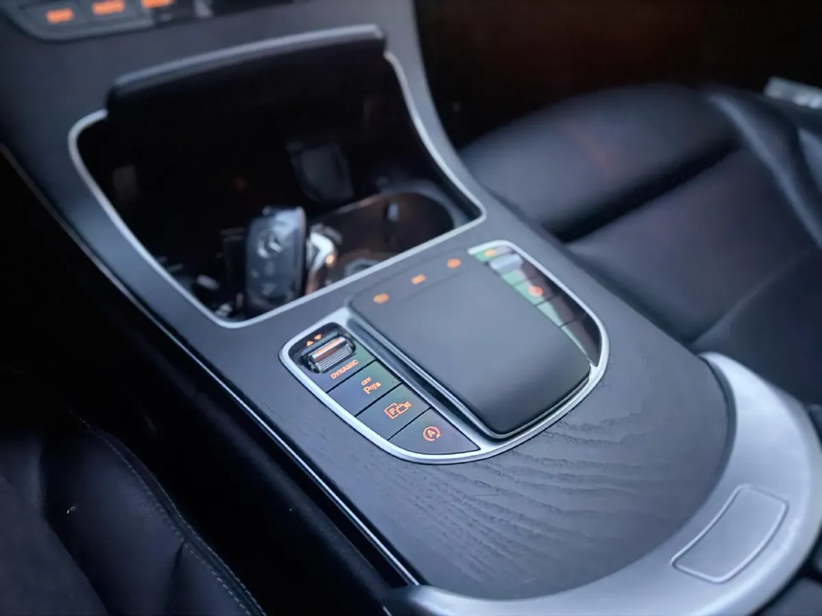 2021 Mercedes-Benz C Class 1.5T 156HP L4 9AT,autocango,china used car exporter,china ev exporter,chinese used car exporter,chinese used ev exporter