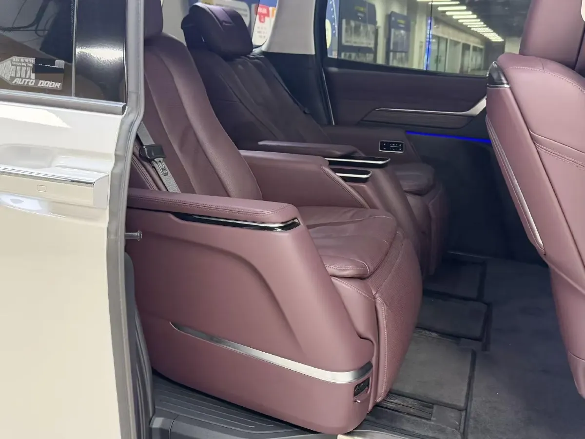 2025 Buick Century 2.0T 237HP L4 9AT,autocango,china used car exporter,china ev exporter,chinese used car exporter,chinese used ev exporter