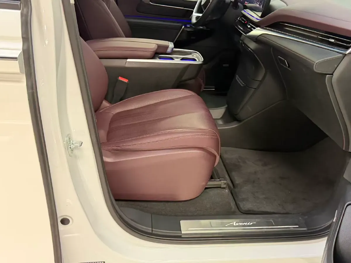 2025 Buick Century 2.0T 237HP L4 9AT,autocango,china used car exporter,china ev exporter,chinese used car exporter,chinese used ev exporter