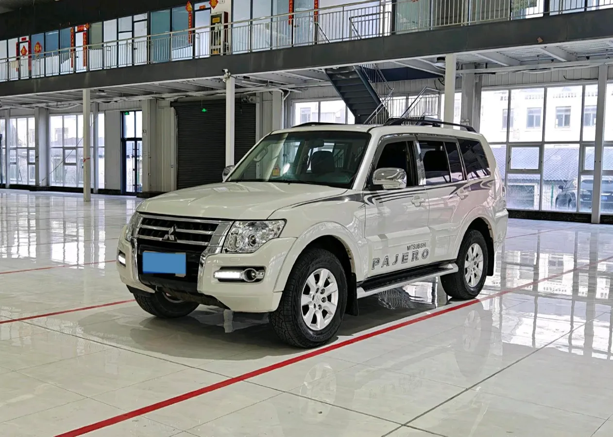 2018 Mitsubishi Pajero 3.0L 174HP V6 5AT,autocango,china used car exporter,china ev exporter,chinese used car exporter,chinese used ev exporter