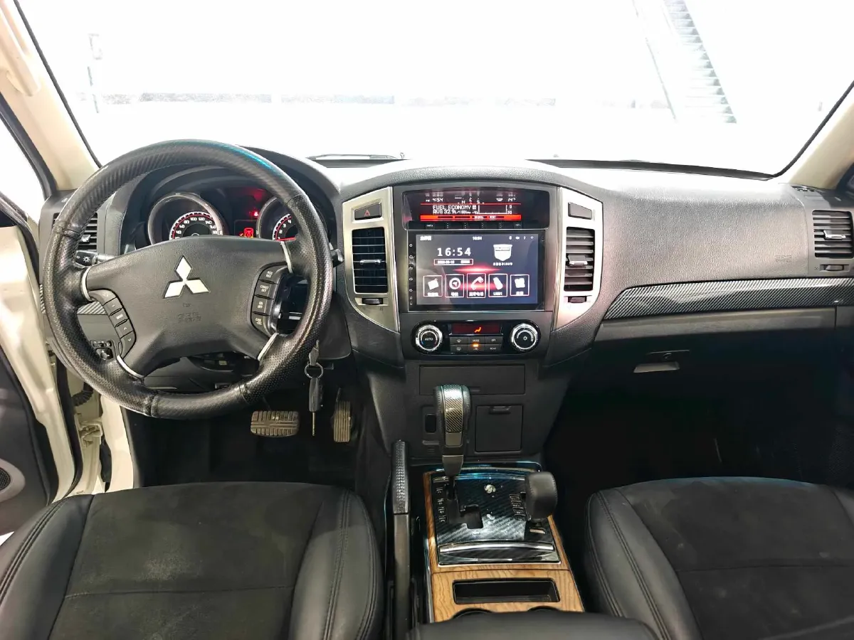 2018 Mitsubishi Pajero 3.0L 174HP V6 5AT,autocango,china used car exporter,china ev exporter,chinese used car exporter,chinese used ev exporter