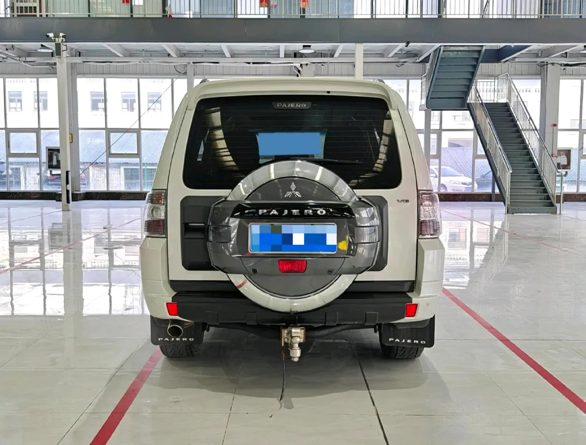 2018 Mitsubishi Pajero 3.0L 174HP V6 5AT,autocango,china used car exporter,china ev exporter,chinese used car exporter,chinese used ev exporter
