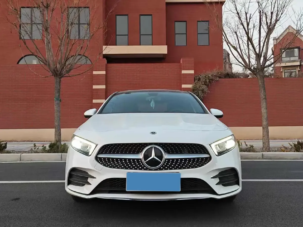 2021 Mercedes-Benz A Class 1.3T 163HP L4 7DCT,autocango,china used car exporter,china ev exporter,chinese used car exporter,chinese used ev exporter