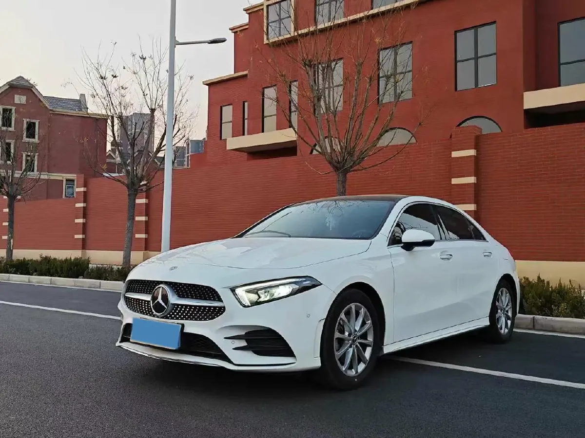 2021 Mercedes-Benz A Class 1.3T 163HP L4 7DCT,autocango,china used car exporter,china ev exporter,chinese used car exporter,chinese used ev exporter