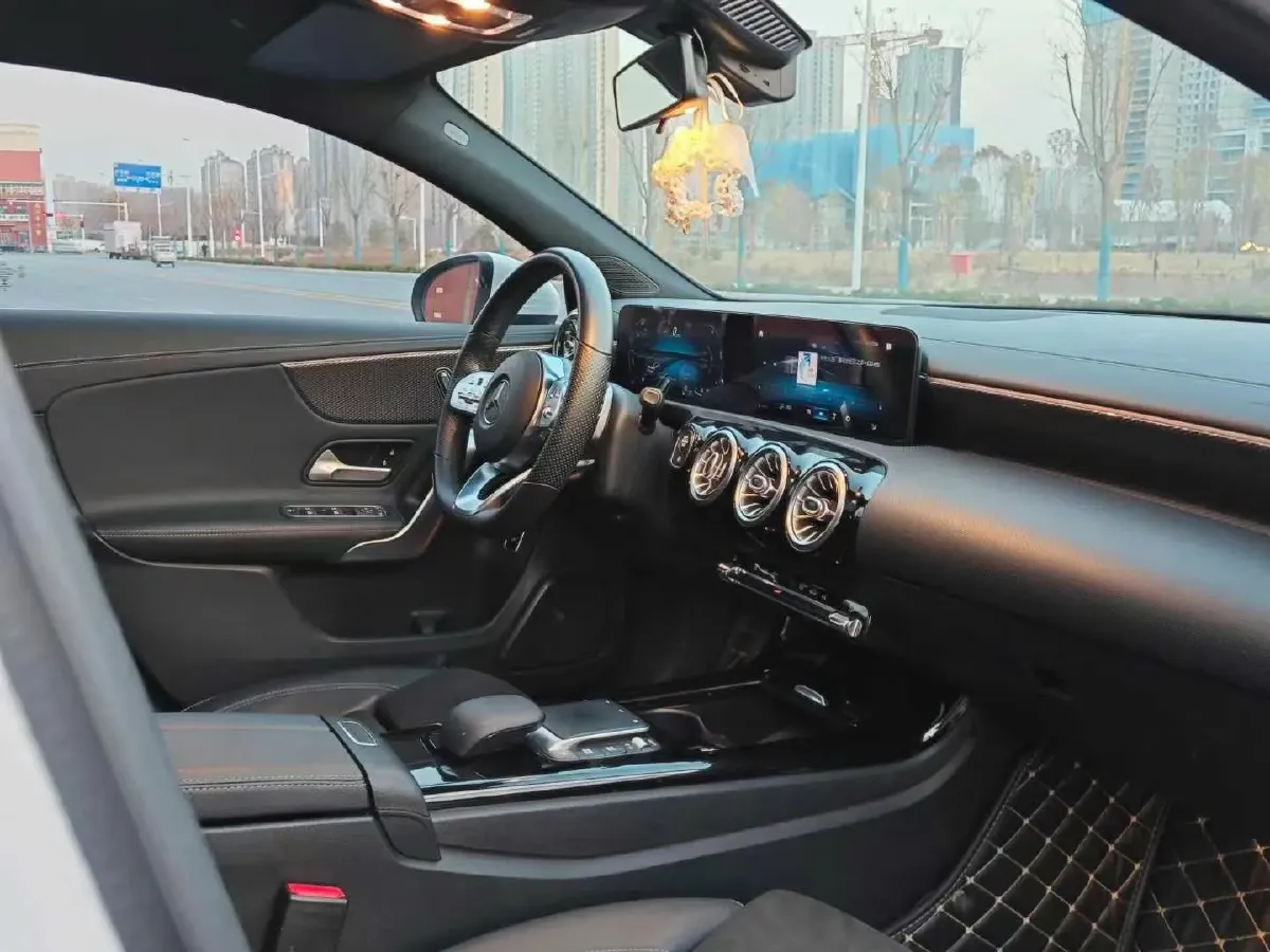 2021 Mercedes-Benz A Class 1.3T 163HP L4 7DCT,autocango,china used car exporter,china ev exporter,chinese used car exporter,chinese used ev exporter