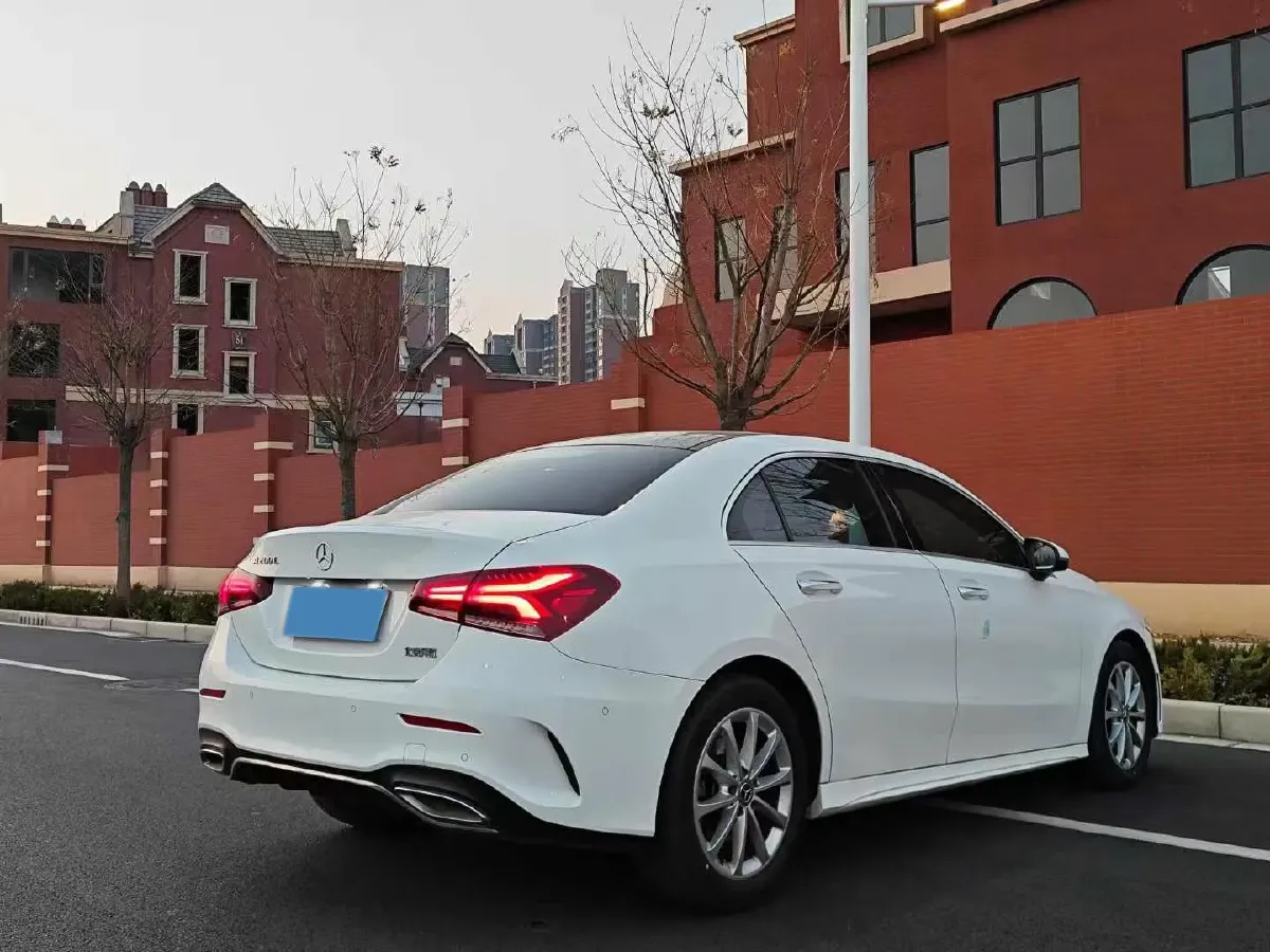 2021 Mercedes-Benz A Class 1.3T 163HP L4 7DCT,autocango,china used car exporter,china ev exporter,chinese used car exporter,chinese used ev exporter