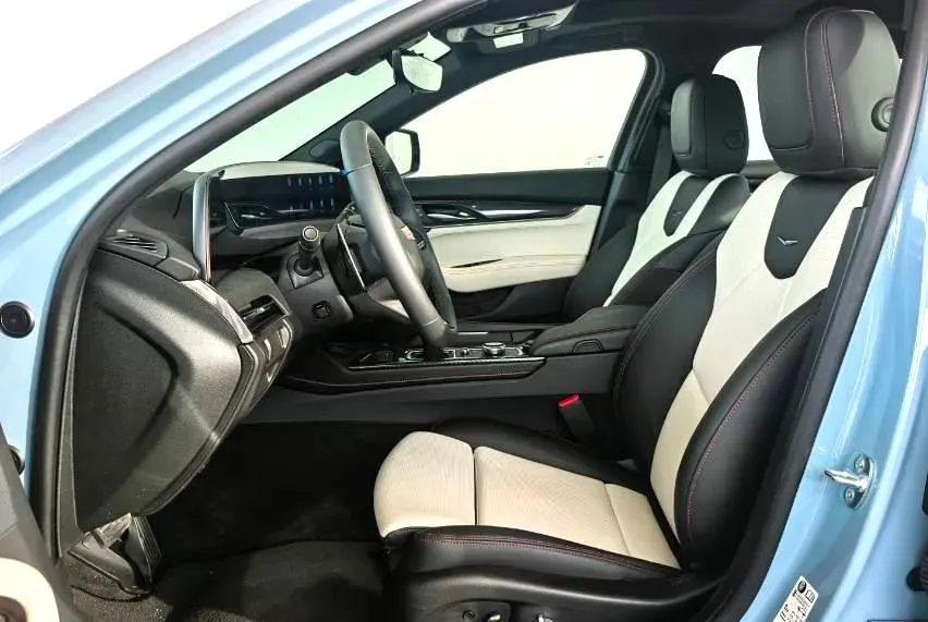 2025 Cadillac CT5 2.0T 237HP L4 10AT,autocango,china used car exporter,china ev exporter,chinese used car exporter,chinese used ev exporter