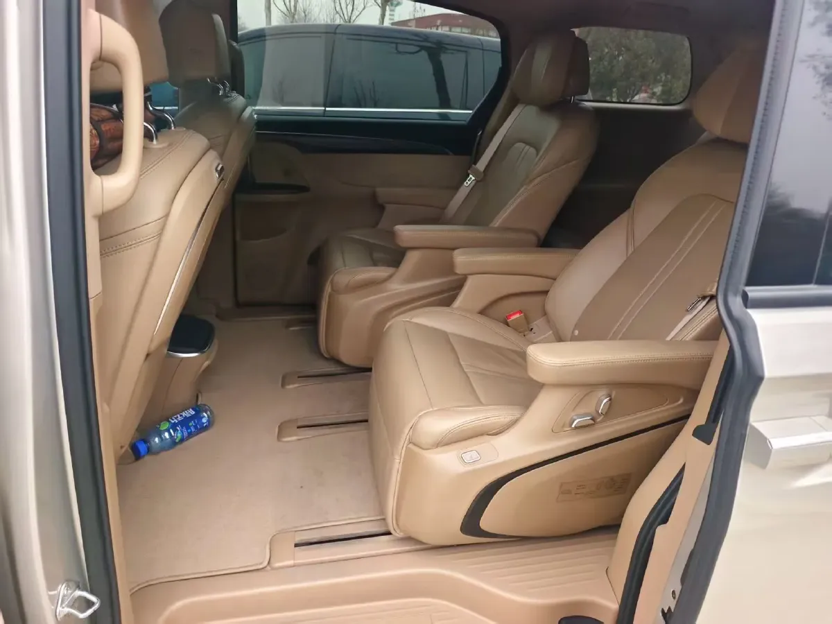 2021 Buick GL8 2.0T 237HP L4 9AT,autocango,china used car exporter,china ev exporter,chinese used car exporter,chinese used ev exporter