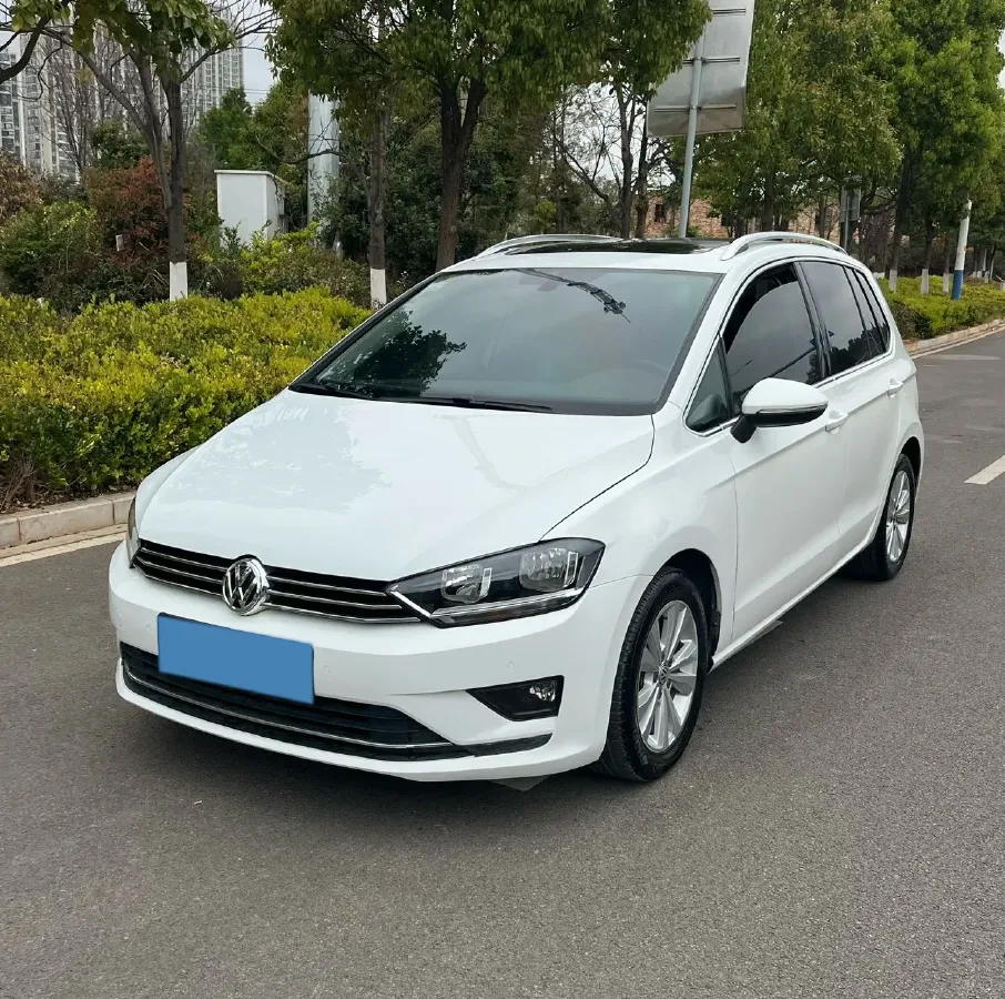 2016 Volkswagen Golf Sportsvan 1.4T 131HP L4 5MT,autocango,china used car exporter,china ev exporter,chinese used car exporter,chinese used ev exporter