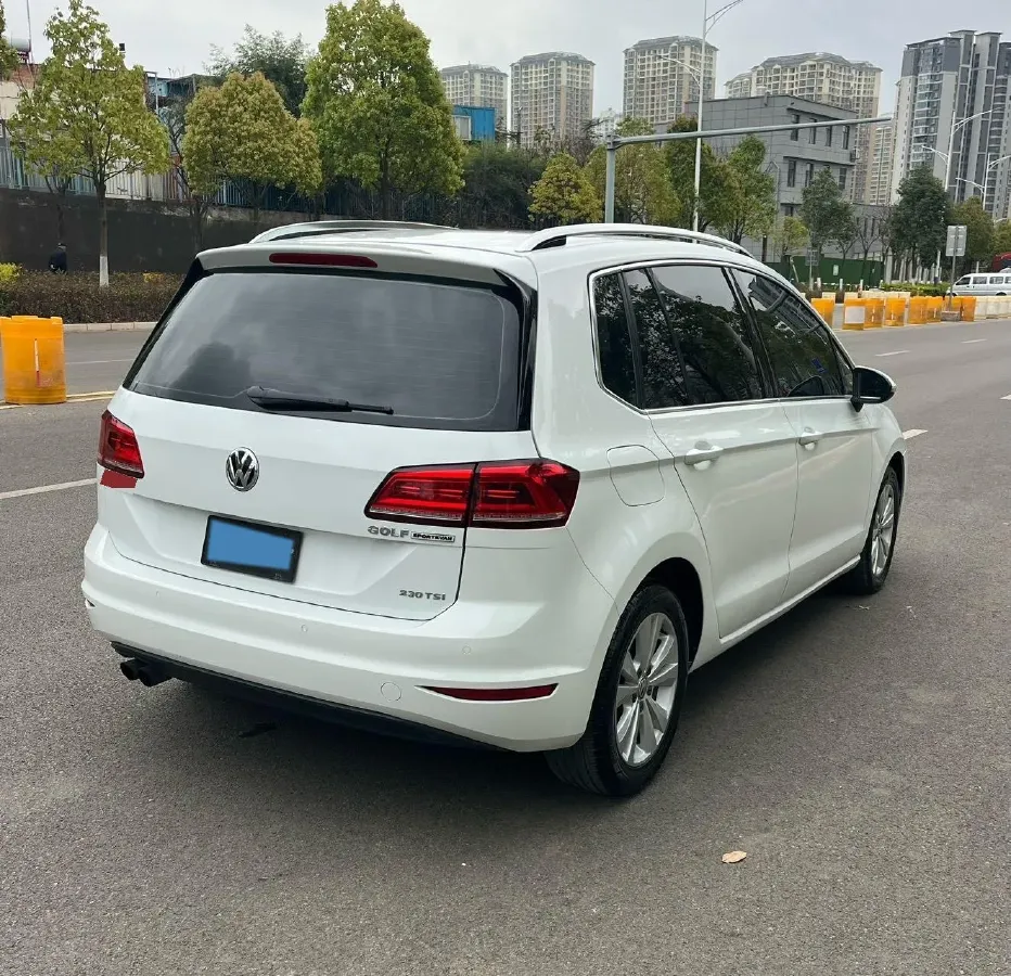 2016 Volkswagen Golf Sportsvan 1.4T 131HP L4 5MT,autocango,china used car exporter,china ev exporter,chinese used car exporter,chinese used ev exporter