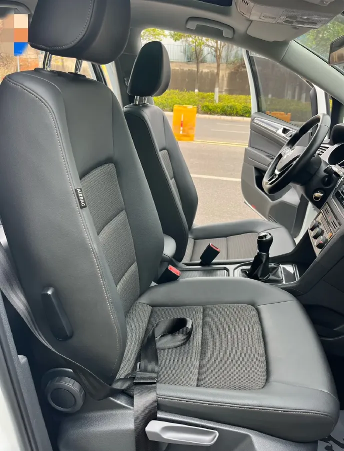 2016 Volkswagen Golf Sportsvan 1.4T 131HP L4 5MT,autocango,china used car exporter,china ev exporter,chinese used car exporter,chinese used ev exporter