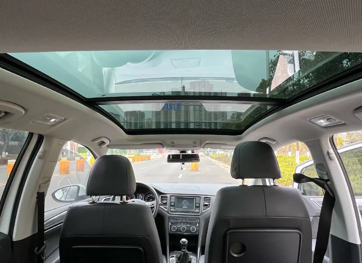 2016 Volkswagen Golf Sportsvan 1.4T 131HP L4 5MT,autocango,china used car exporter,china ev exporter,chinese used car exporter,chinese used ev exporter