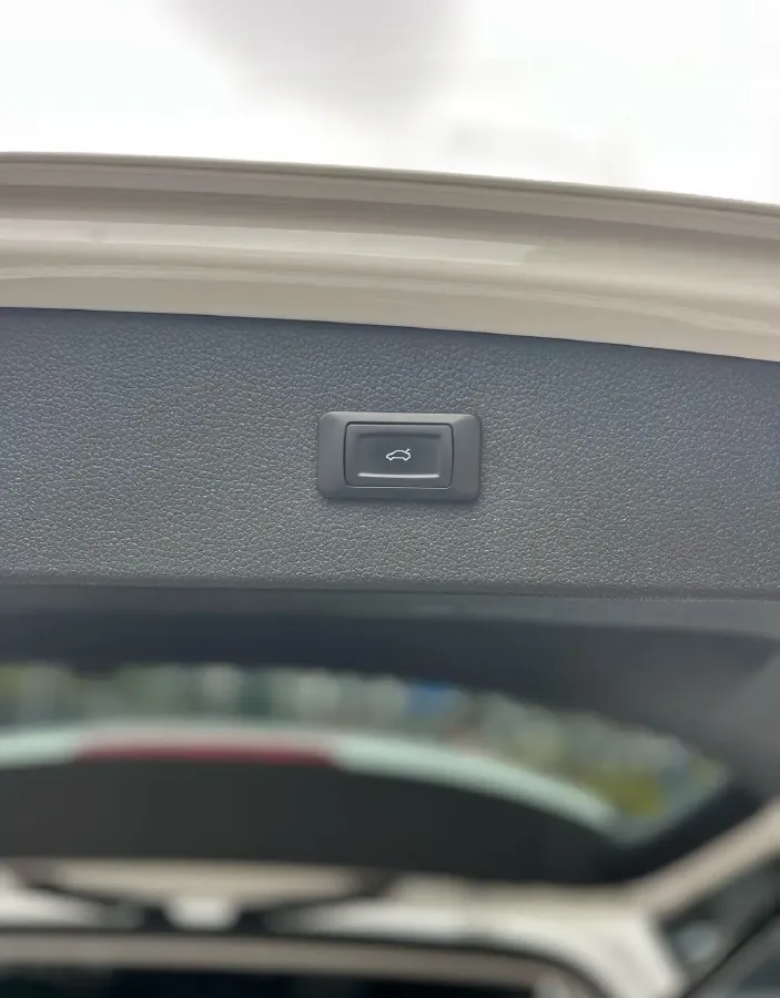 2016 Volkswagen Golf Sportsvan 1.4T 131HP L4 5MT,autocango,china used car exporter,china ev exporter,chinese used car exporter,chinese used ev exporter