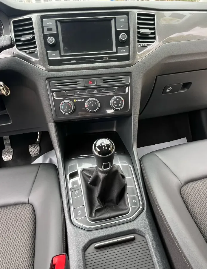 2016 Volkswagen Golf Sportsvan 1.4T 131HP L4 5MT,autocango,china used car exporter,china ev exporter,chinese used car exporter,chinese used ev exporter