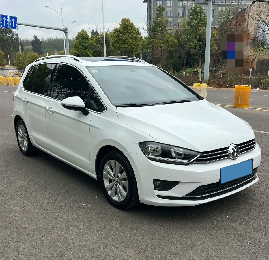 2016 Volkswagen Golf Sportsvan 1.4T 131HP L4 5MT,autocango,china used car exporter,china ev exporter,chinese used car exporter,chinese used ev exporter
