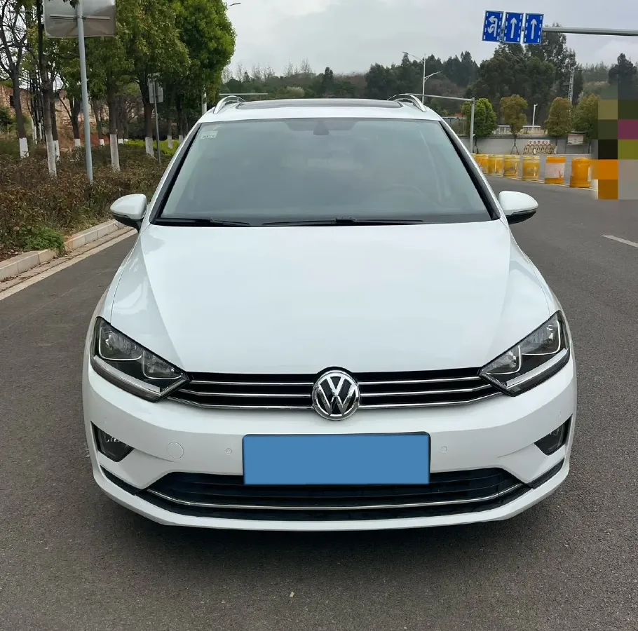 2016 Volkswagen Golf Sportsvan 1.4T 131HP L4 5MT,autocango,china used car exporter,china ev exporter,chinese used car exporter,chinese used ev exporter