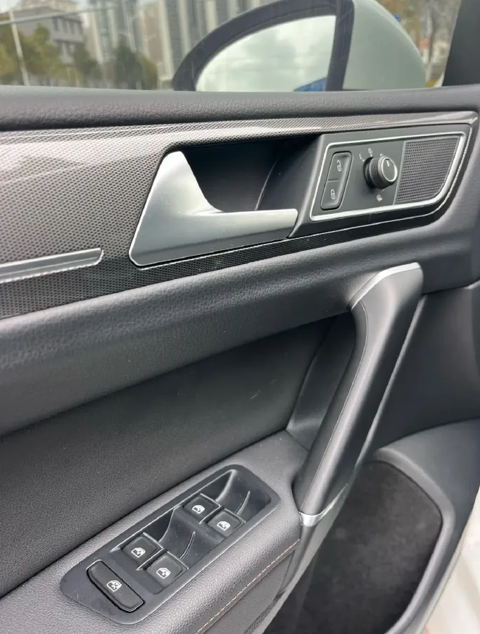 2016 Volkswagen Golf Sportsvan 1.4T 131HP L4 5MT,autocango,china used car exporter,china ev exporter,chinese used car exporter,chinese used ev exporter