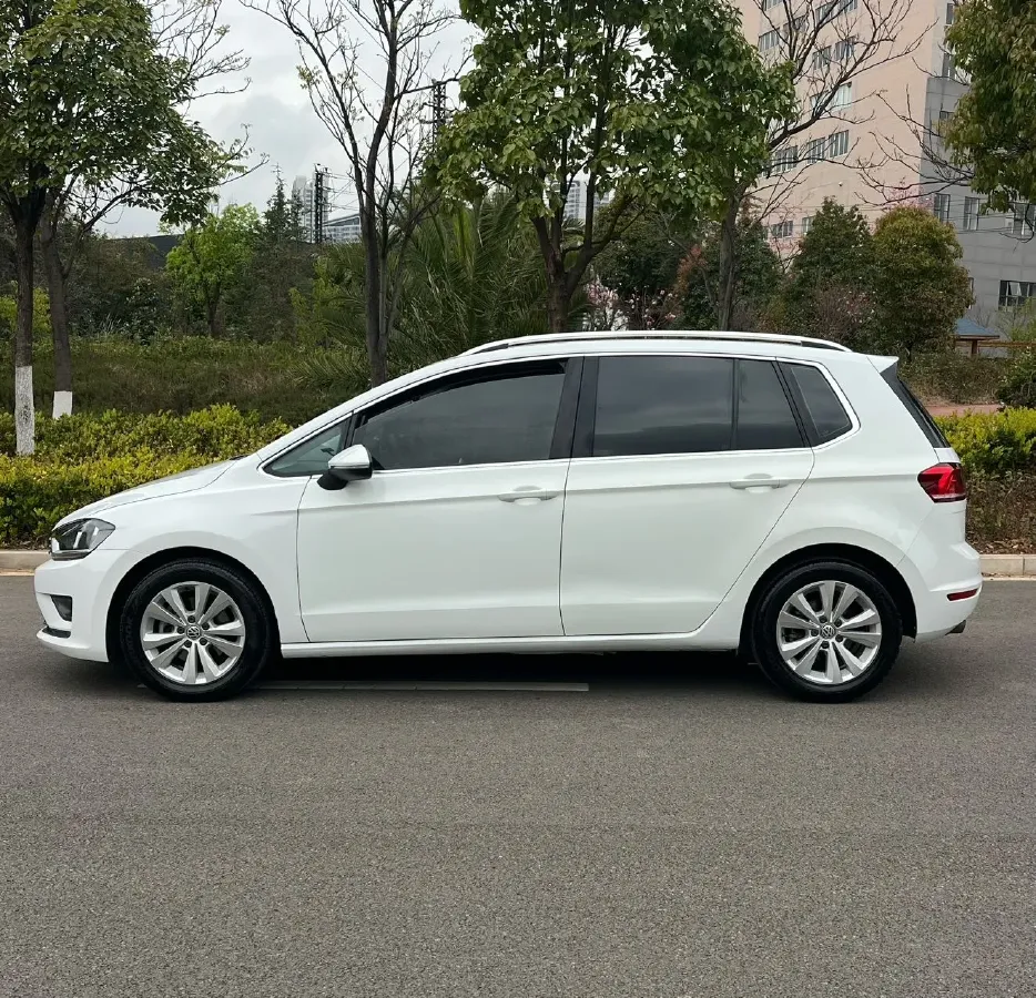 2016 Volkswagen Golf Sportsvan 1.4T 131HP L4 5MT,autocango,china used car exporter,china ev exporter,chinese used car exporter,chinese used ev exporter