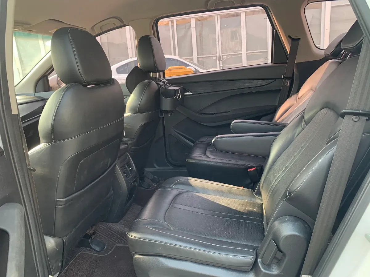 2018 BaoJun 360 1.5L 112HP L4 6MT,autocango,china used car exporter,china ev exporter,chinese used car exporter,chinese used ev exporter