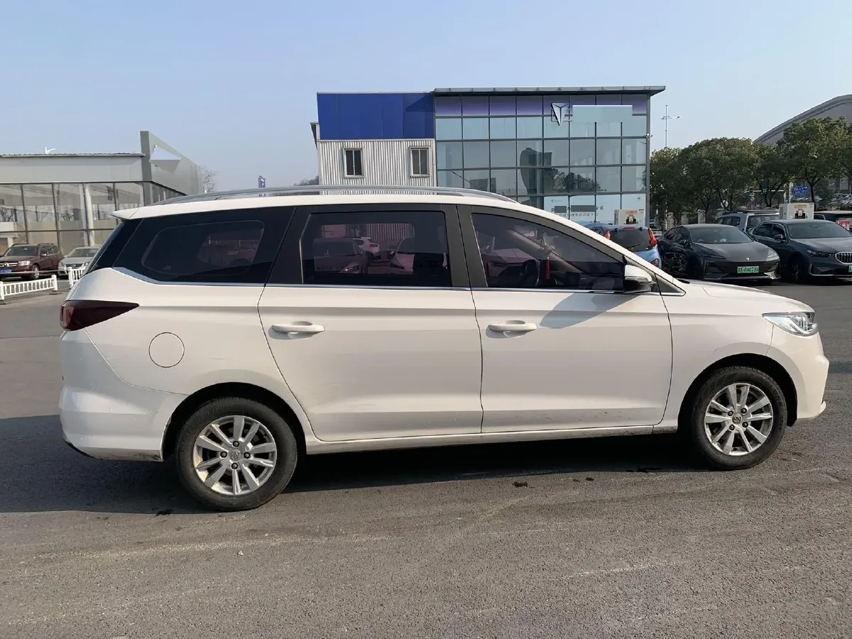 2018 BaoJun 360 1.5L 112HP L4 6MT,autocango,china used car exporter,china ev exporter,chinese used car exporter,chinese used ev exporter