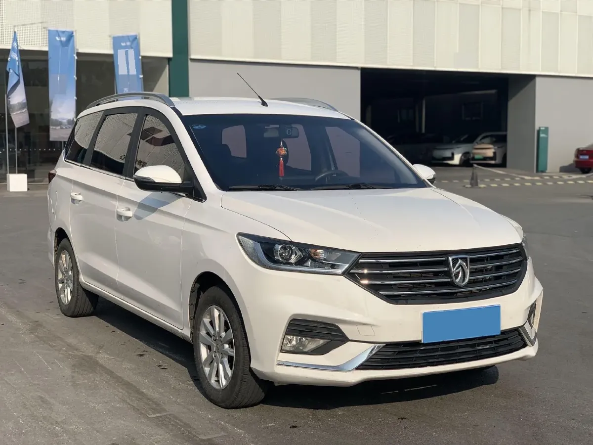 2018 BaoJun 360 1.5L 112HP L4 6MT,autocango,china used car exporter,china ev exporter,chinese used car exporter,chinese used ev exporter