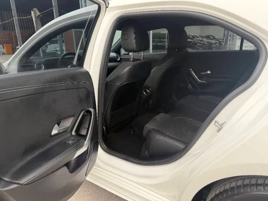 2022 Mercedes-Benz A Class 1.3T 163HP L4 7DCT,autocango,china used car exporter,china ev exporter,chinese used car exporter,chinese used ev exporter