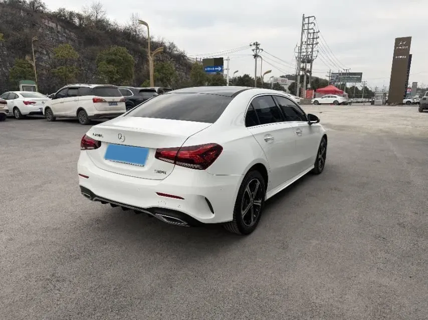 2022 Mercedes-Benz A Class 1.3T 163HP L4 7DCT,autocango,china used car exporter,china ev exporter,chinese used car exporter,chinese used ev exporter