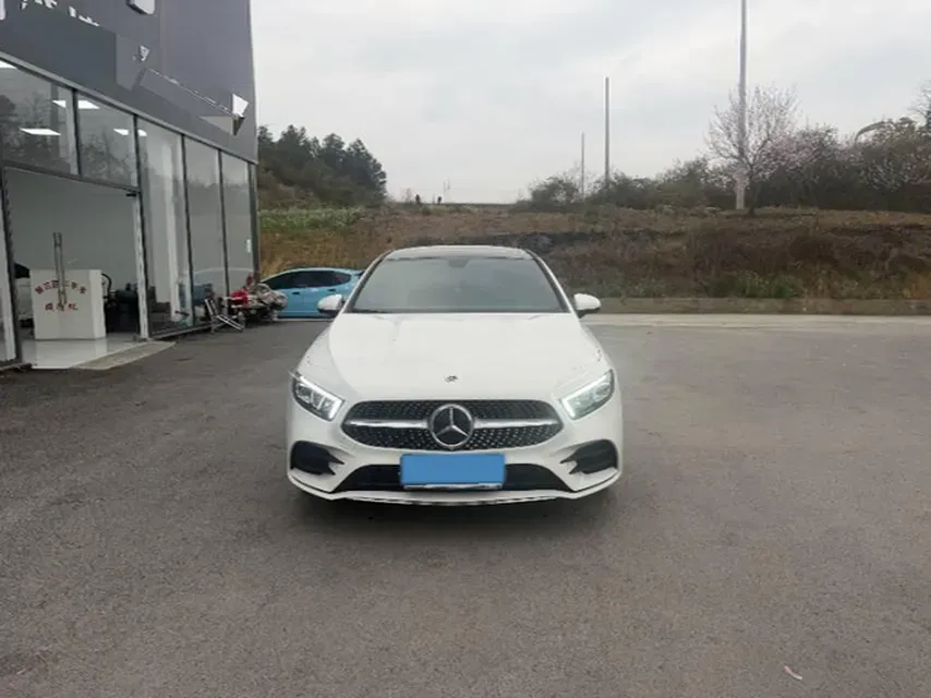 2022 Mercedes-Benz A Class 1.3T 163HP L4 7DCT,autocango,china used car exporter,china ev exporter,chinese used car exporter,chinese used ev exporter