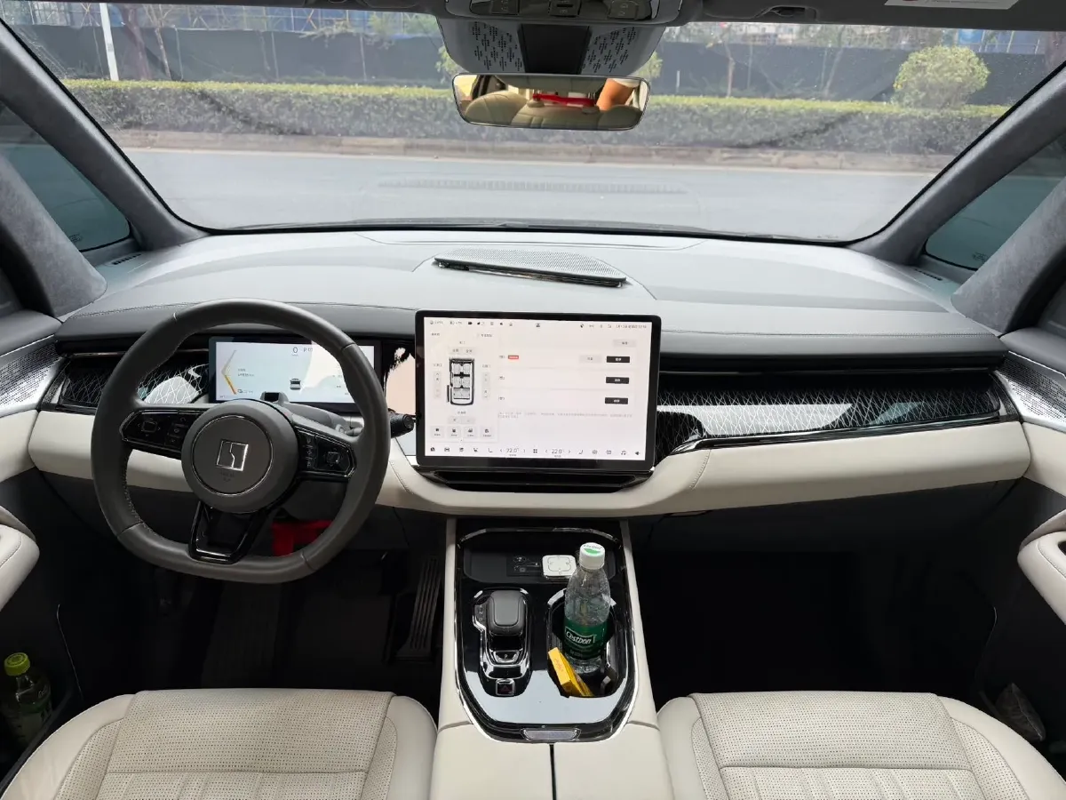 2022 Zeekr 009 BEV 116KWH,autocango,china used car exporter,china ev exporter,chinese used car exporter,chinese used ev exporter