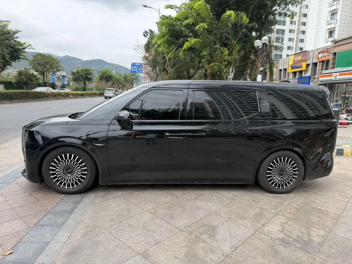 2022 Zeekr 009 BEV 116KWH,autocango,china used car exporter,china ev exporter,chinese used car exporter,chinese used ev exporter