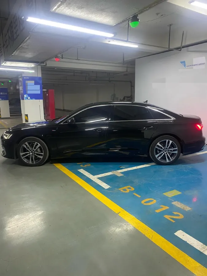 2025 Audi A6L 2.0T 190HP L4 7DCT,autocango,china used car exporter,china ev exporter,chinese used car exporter,chinese used ev exporter