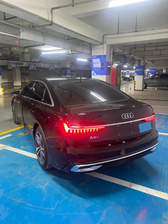 2025 Audi A6L 2.0T 190HP L4 7DCT,autocango,china used car exporter,china ev exporter,chinese used car exporter,chinese used ev exporter