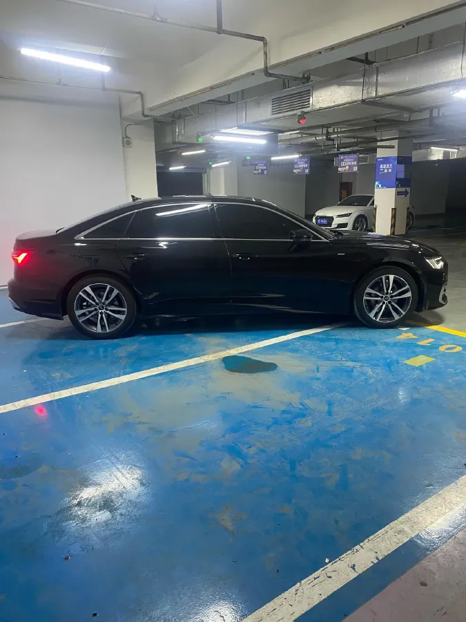 2025 Audi A6L 2.0T 190HP L4 7DCT,autocango,china used car exporter,china ev exporter,chinese used car exporter,chinese used ev exporter