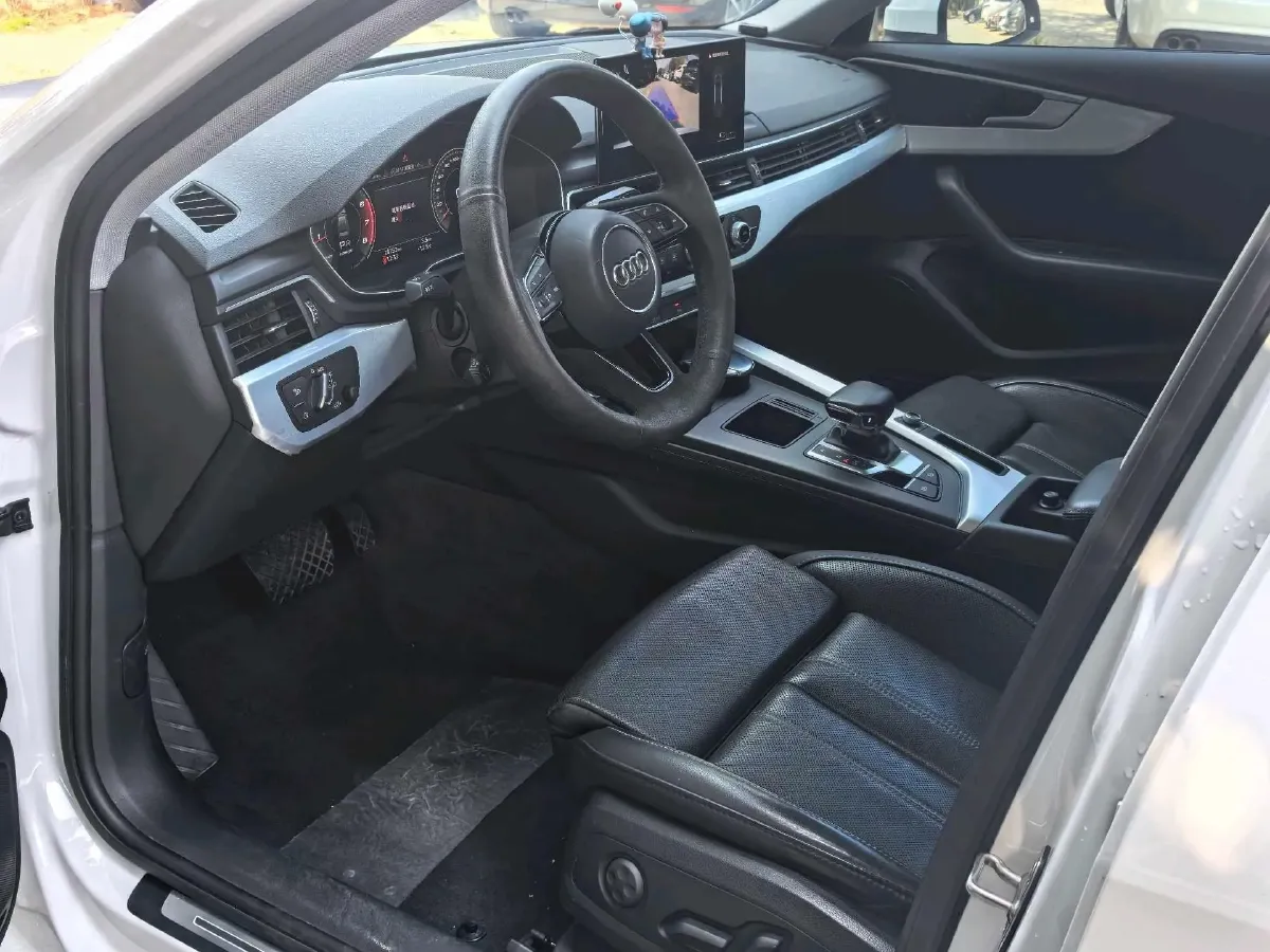 2020 Audi A4L 2.0T 190HP L4 7DCT,autocango,china used car exporter,china ev exporter,chinese used car exporter,chinese used ev exporter