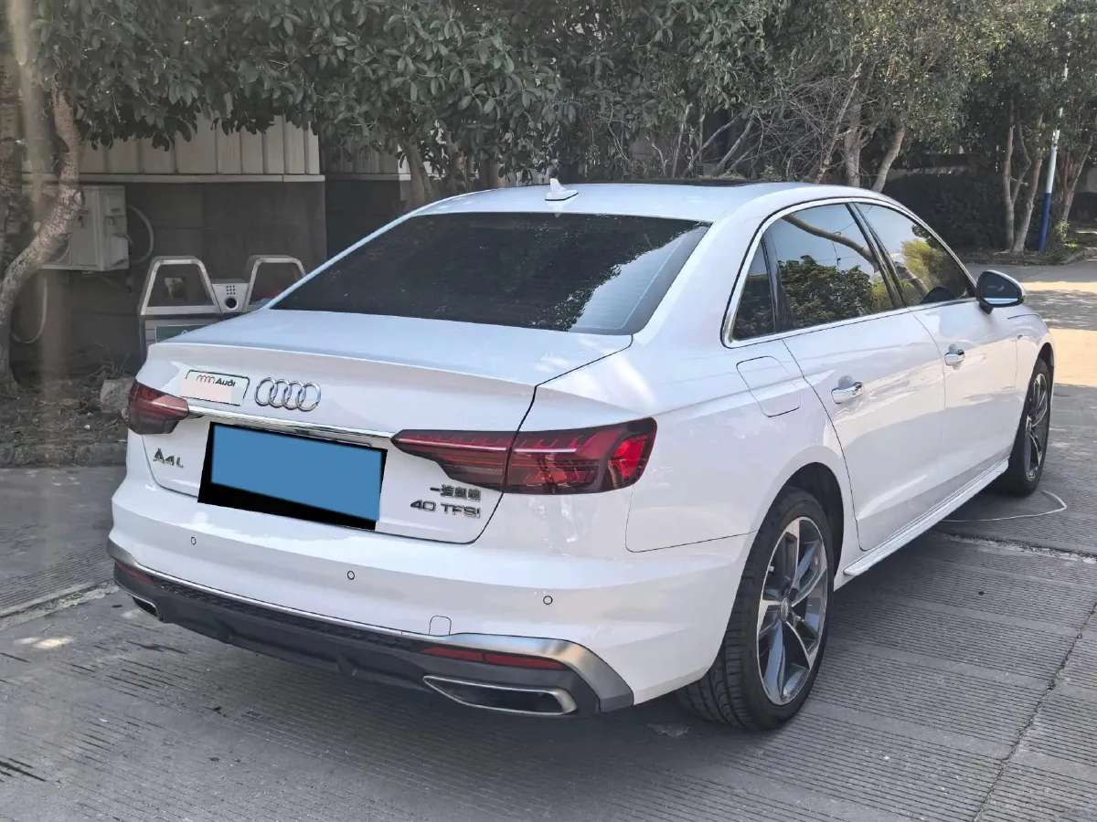 2020 Audi A4L 2.0T 190HP L4 7DCT,autocango,china used car exporter,china ev exporter,chinese used car exporter,chinese used ev exporter