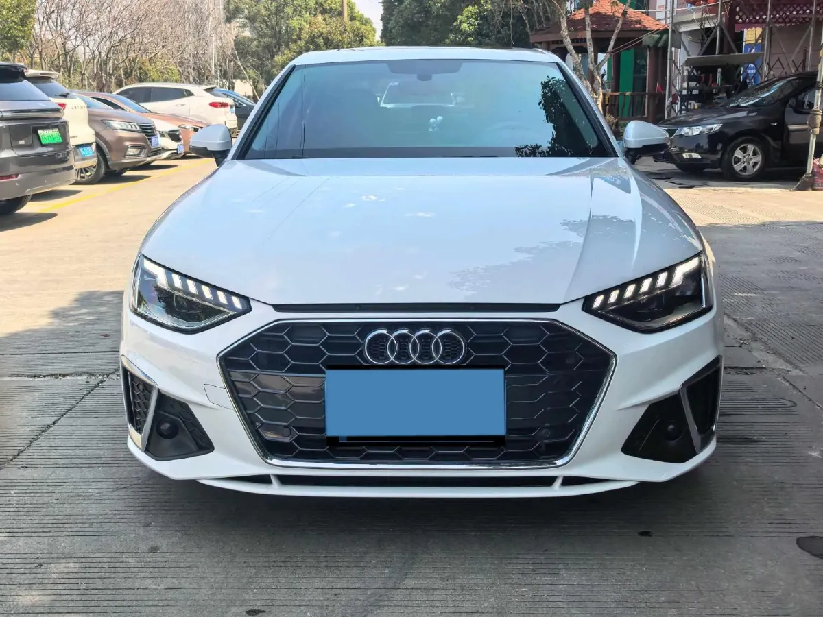 2020 Audi A4L 2.0T 190HP L4 7DCT,autocango,china used car exporter,china ev exporter,chinese used car exporter,chinese used ev exporter