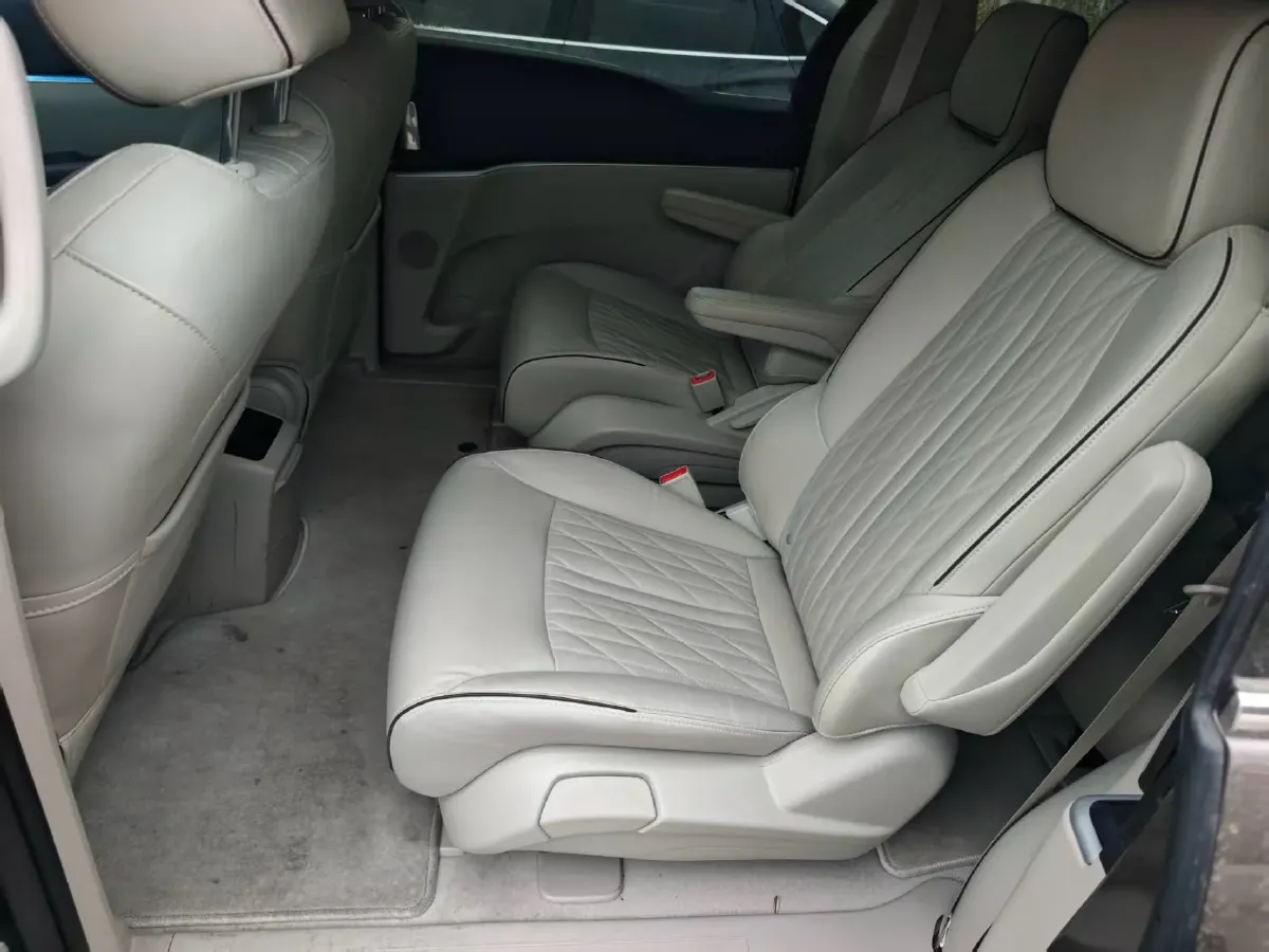 2022 Buick GL8 2.0T 237HP L4 9AT,autocango,china used car exporter,china ev exporter,chinese used car exporter,chinese used ev exporter